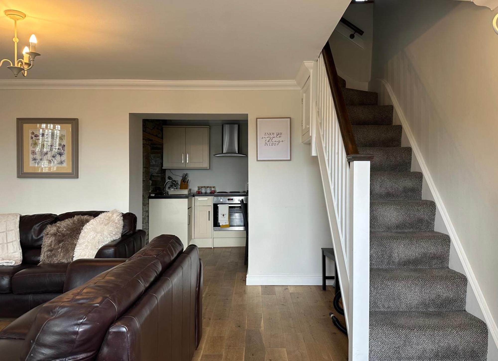 The Cosy Cottage Retreat! Perfect For Contractors, Relocators, Getaway Llantrisant  Eksteriør billede