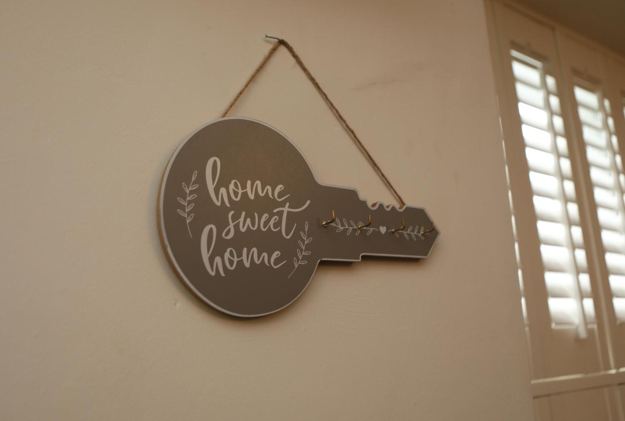 The Cosy Cottage Retreat! Perfect For Contractors, Relocators, Getaway Llantrisant  Eksteriør billede